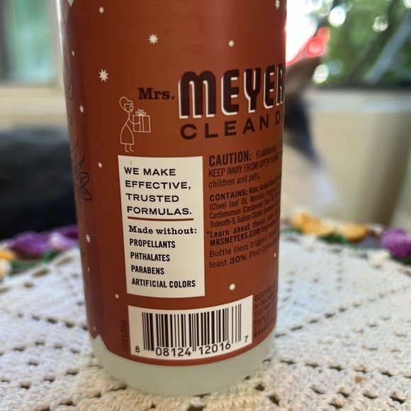 Mrs. Meyer’s Clean Day Limited Edition Scent GINGERBREAD Scent Room Freshener - Picture 5 of 10